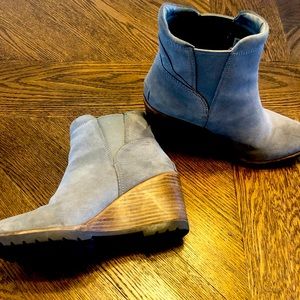 Sorel “After Hours Chelsea” suede booties